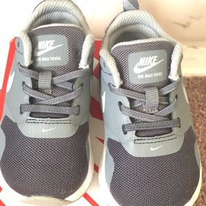 Toddler Nike Tavas